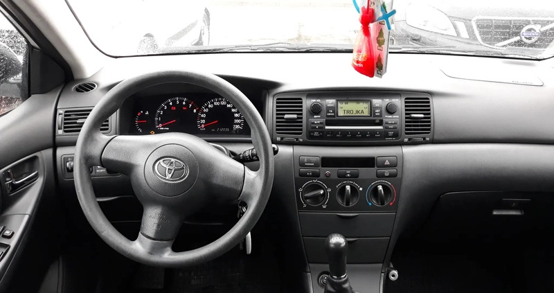 Toyota Corolla cena 11500 przebieg: 212500, rok produkcji 2006 z Lądek-Zdrój małe 22